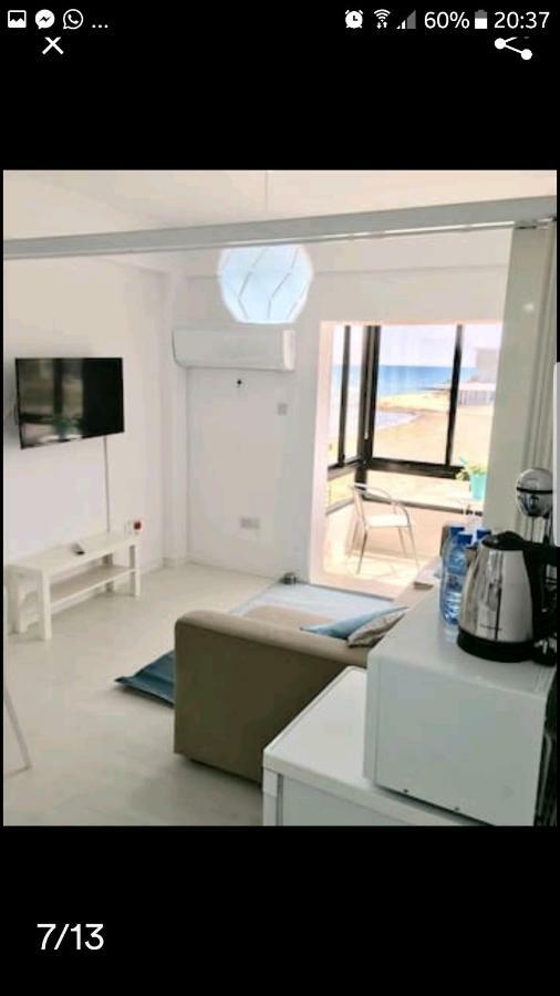 Bettys 1Br Seafront Apt Larnaca Exteriér fotografie