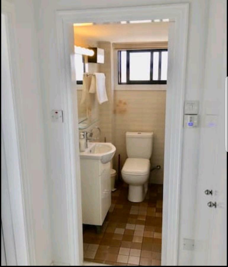 Bettys 1Br Seafront Apt Larnaca Exteriér fotografie